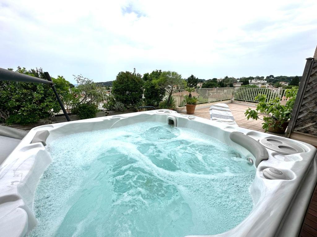 شقة Panoramic Sea View Penthouse With Jacuzzi And 450 Sqm Terrace أنتيب المظهر الخارجي الصورة